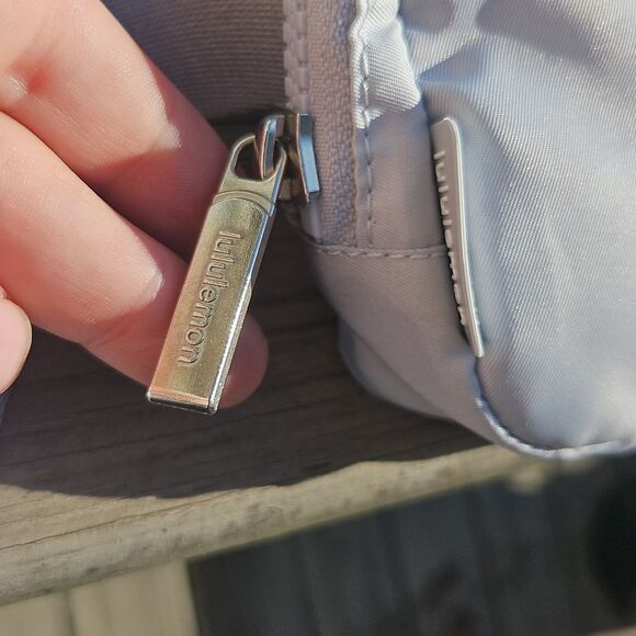 Lululemon Everywhere Belt Bag 1L - Silver Drop Camo White Opal - Picture 3 of 7